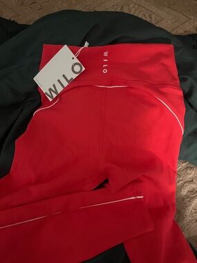 Women’s Wilo the label Red Active Leggings NWT